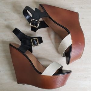 Charlotte Russe Black/White Wooden Wedges